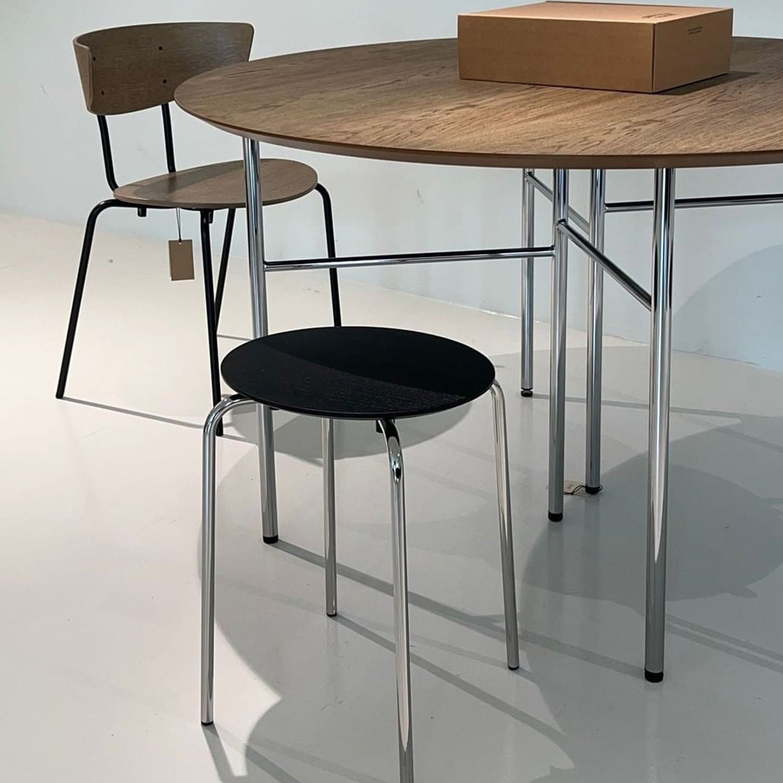 [DP상품]펌리빙 허먼 스툴 크롬 블랙 Herman Stool Chrome Black