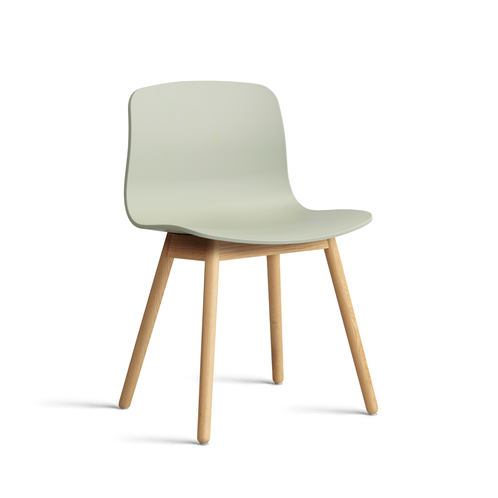 헤이 어바웃 에이 체어 AAC12 Pastel Green Lacquered Solid Oak Base
